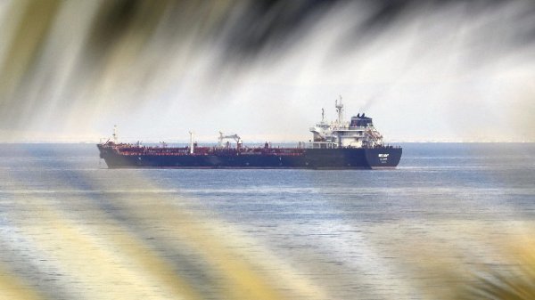 伊朗回应特朗普：封锁伊朗无法让霍尔木兹海峡“开放”