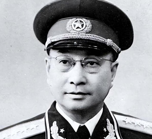 陈赓授大将被调侃，他却得意地说：徐老虎和许和尚当年都是我部下
