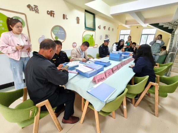 青岛西海岸新区辛安街道开展2026年春季校园安全专项检查 筑牢校园安全“防护网”